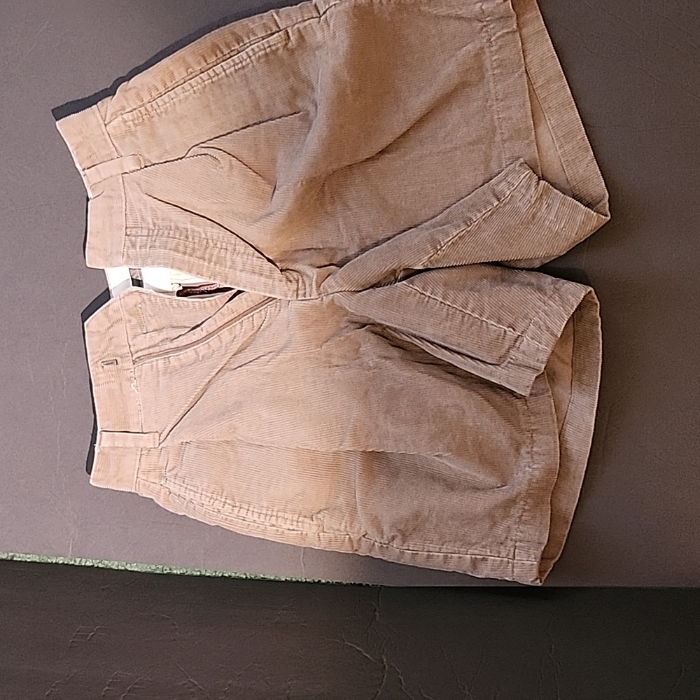 LLBEAN women beige corduroy shorts, size 35 inseam 32
